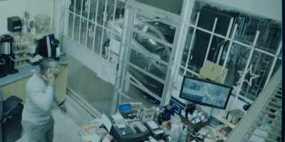 I don't know,
the video is not clear, - Alert: Missing Persons Unit