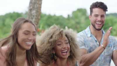 I DON'T KNOW WHAT THEY'RE
DANCING TO. - Love Island