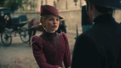 I DON'T KNOW WHAT
YOU'RE PLAYING AT.
I'M GOING BACK INSIDE. - Miss Scarlet and the Duke