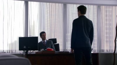 - I DON'T KNOW
WHAT YOU'RE TALKING ABOUT. - White Collar