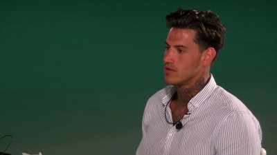 I don't know you,
it's early doors right now. - Love Island