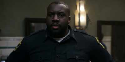I don't know if you noticed it,
but it's Sergeant Macklin now. - Spenser Confidential