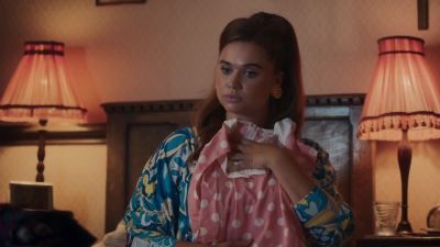 I don't like that dress. - Call the Midwife