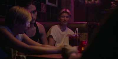- I don't like it here.
- Shut up. - Wildhood