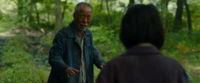 I don't like you playing
with that pig all day. - Okja