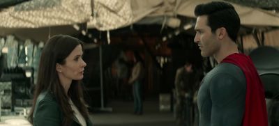 - I don't like this. - I don't like it either, - Superman & Lois