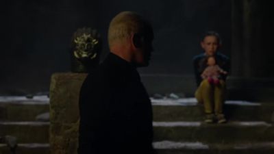 I don't like
this place. - Arrow