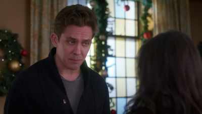 I don't live here, right?
I can't run it. - Christmas at the Drive-In