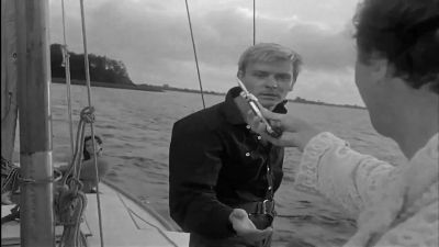 I don't need a knife to handle myself - Knife in the Water