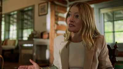- I don't need to read anything.
- Marianne, it's important. - Daddy's Deadly Secret