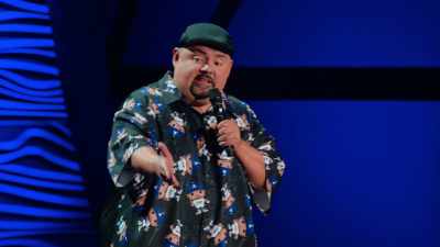 I don't realize
that a small line has formed - Gabriel Iglesias: Stadium Fluffy