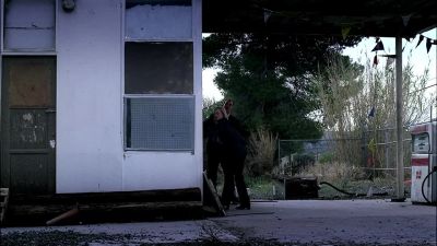 I don't see a phone. - CSI: Crime Scene Investigation