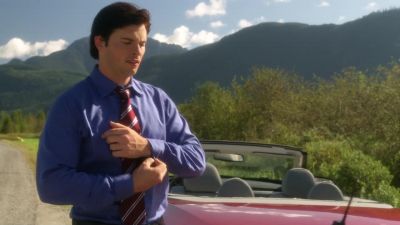 I don't even see what we hit. - Smallville