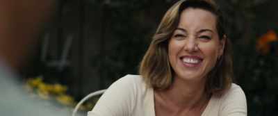 - I don't take little...
- Tiny little… - Emily the Criminal