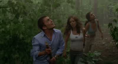 - I don't think anyone's up there. - Wrong Turn