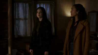 I don't think you can be friends
with people you can never trust. - Pretty Little Liars: The Perfectionists