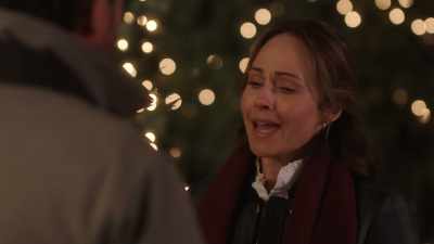 - I don't think...
- You know what, because maybe... we don't work. - Our Holiday Story