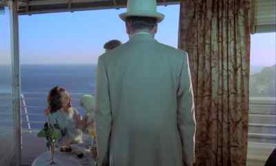 - I don't understand anything. - It's fine. - The Romantic Englishwoman