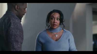 I don't wanna take a seat. What's going on? - Twisted House Sitter 2