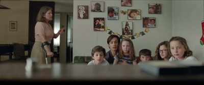 - I don't want to, Mom.
- Juan, come here. - Museo