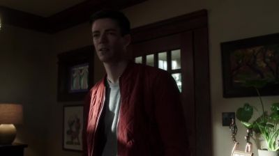 [dramatic music] - The Flash
