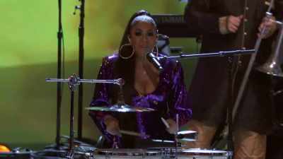 ♪ I was dreamin'
when I wrote this ♪ - Let's Go Crazy: The Grammy Salute to Prince