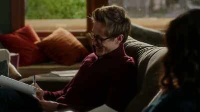 I educate employees - Pretty Little Liars: The Perfectionists