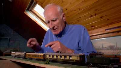 I enjoy mixing different
carriages from different eras, - Great Rail Restorations with Peter Snow
