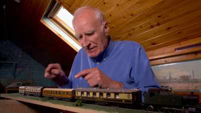 I enjoy mixing different
carriages from different eras, - Great Rail Restorations with Peter Snow