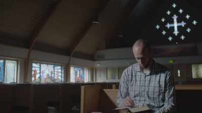 Și este un lucru trist
să privesc înapoi, - American Gospel: Christ Alone