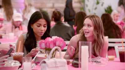 I feel like she's
saying she's stressed, - The Secret Lives of Mormon Wives
