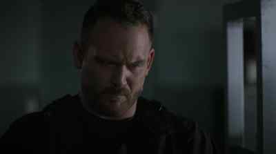 I feel like we should run. - S W A T : Under Siege