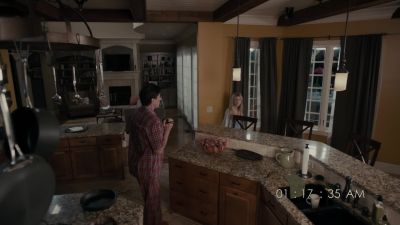 I feel like there's something in this house - Scary Movie V