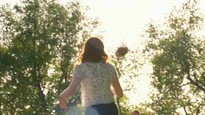 ♪ I feel the crowd
calling out my name ♪ - When Love Blooms