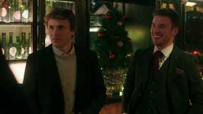 - I figured by inviting you - Christmas in Notting Hill