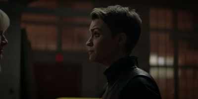 I FIXED YOUR LIFE, KATE. - Batwoman