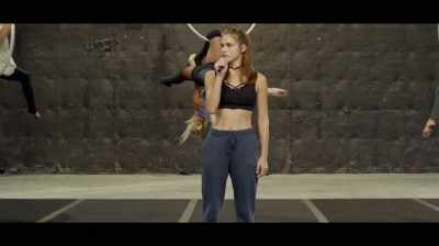 ♪ I flew away for the summer ♪ - The Aerialist