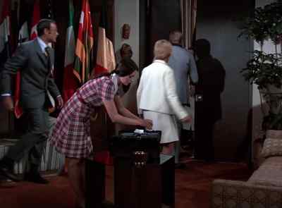 FLIGHT COM:
It's looks good at NASA One. - The Six Million Dollar Man