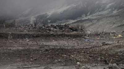 I found four or five dead bodies
on the way. - Aftershock: Everest and the Nepal Earthquake