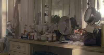 I found her in her bathroom. - Horse Girl