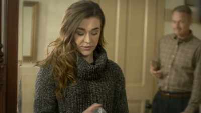 - I found it in the other room. - Christmas at the Chateau
