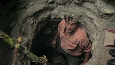 I found something.
I'm not sure it's a pot. - Lost Treasures of the Maya