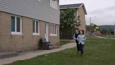      - Fox was embarrassed
     by her father's house - Son of a Critch