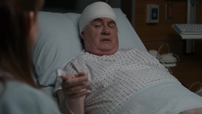 I gave you that locket. - The Good Doctor