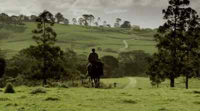 GEORGE:
You're finished, Richard. - Legend of the Seeker