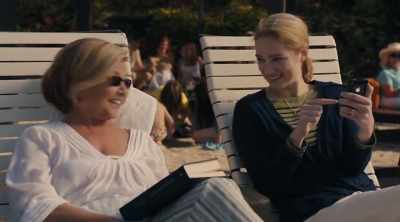 - I get the dresses, right?
- Isn't that wig hysterical? - The Wizard of Lies