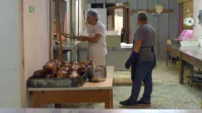 I go out back and
discover wood-fired ovens - Stanley Tucci: Searching for Italy