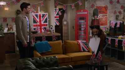 ♪ God Save The Queen playing ♪ - How I Met Your Father