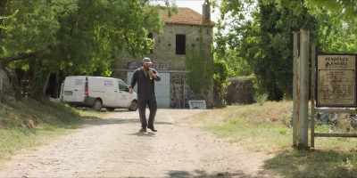 I was gonna ask that guy
who's watching us for help, - Signora Volpe
