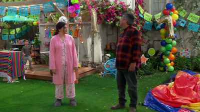 - I got a bounce house? This
party's about to be lit! - Lopez vs Lopez